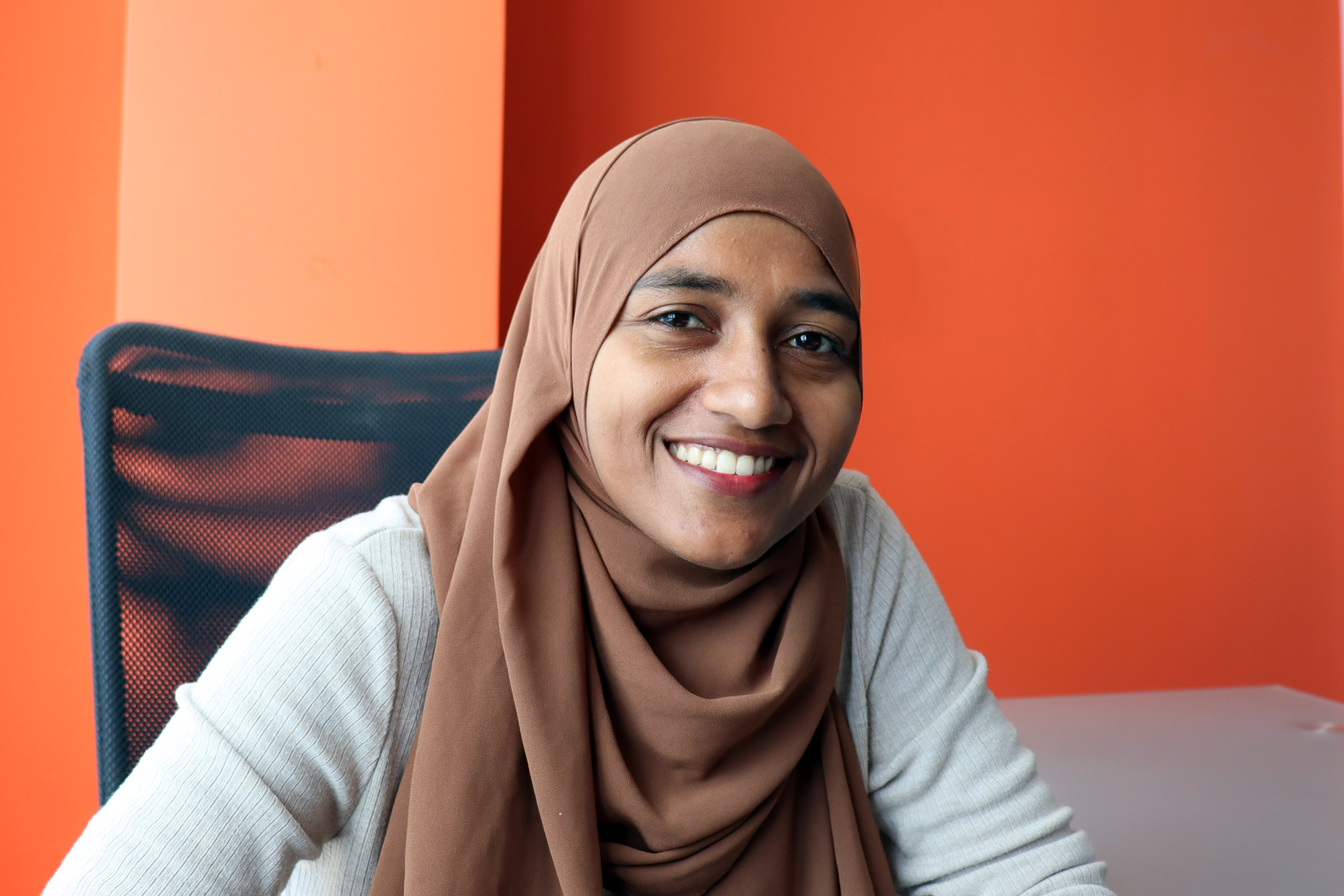 Shaliya smiles as she talks about her future aspirations. © UNFPA Maldives